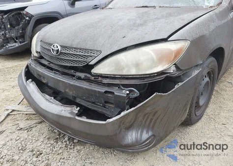 2004 Toyota Camry Le z USA, uszkodzony, nr VIN 4T1BE32K74U893868